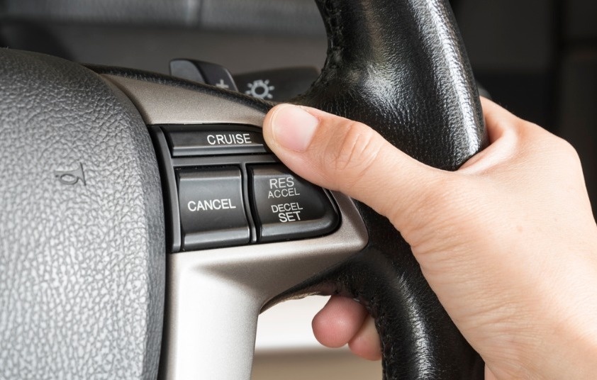 12_electronic_safety_systems_to_look_for_on_your_next_car-pic-3552020710477833393-1600x1200.jpeg