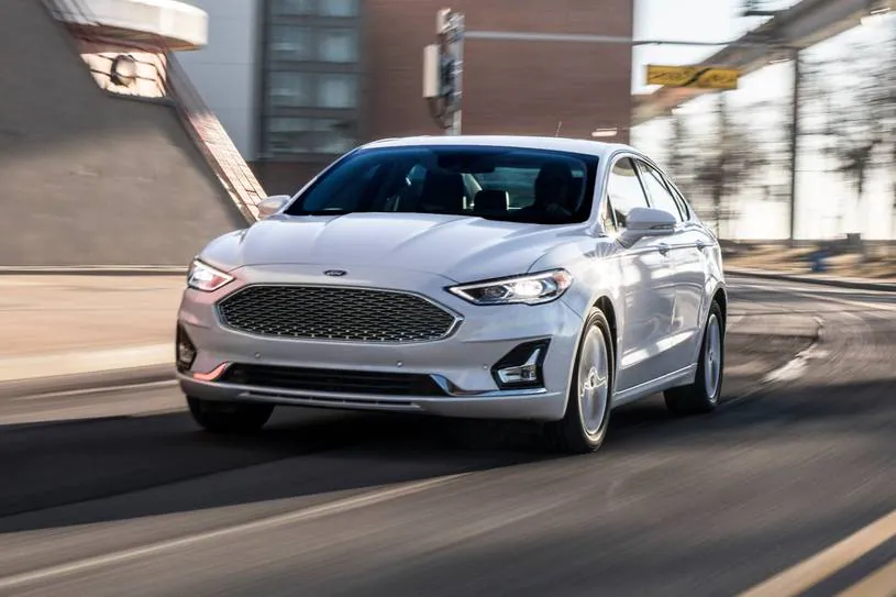 2019_ford_fusion_sedan_titanium_fq_oem_1_815.jpg