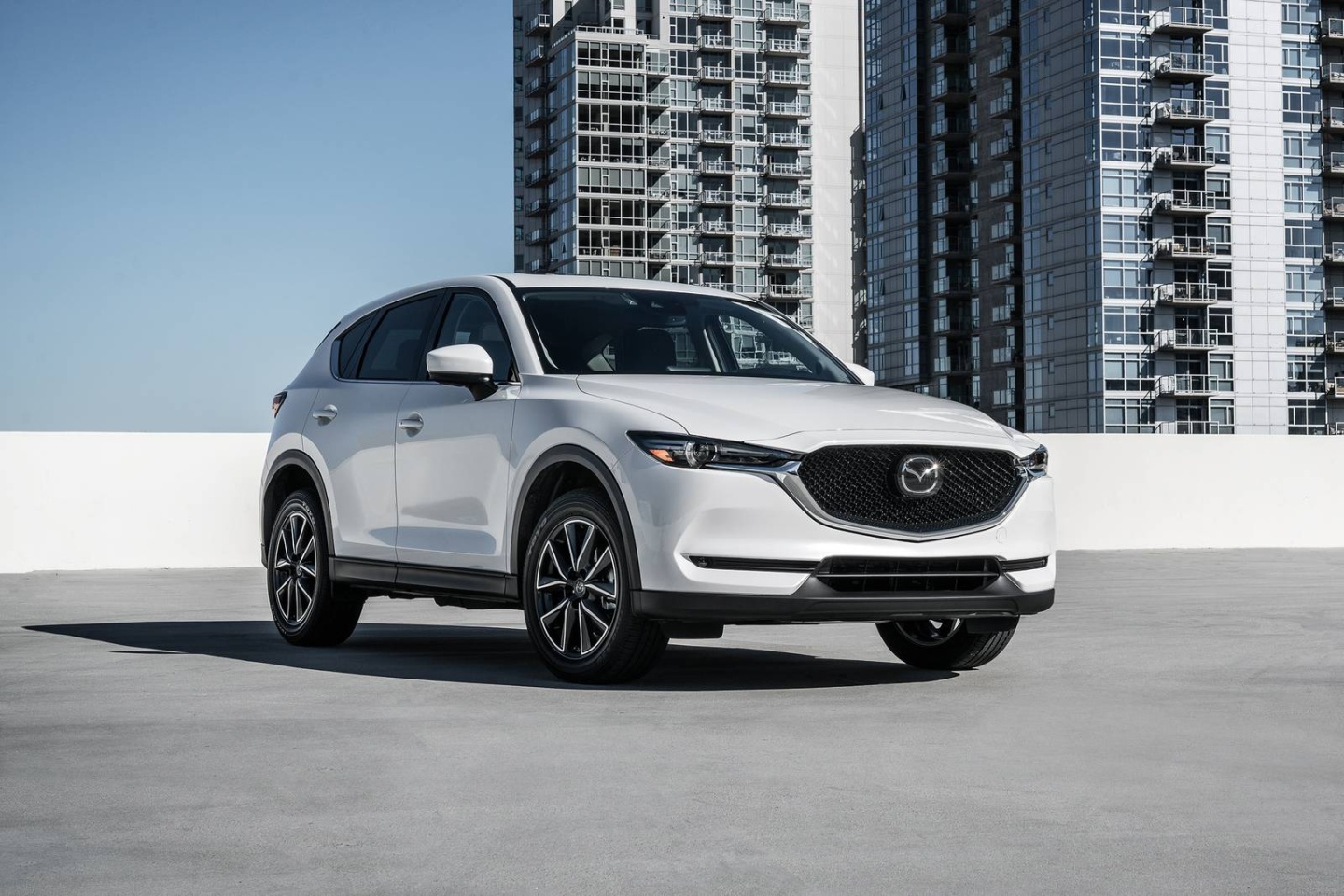 2017_mazda_cx-5_4dr-suv_grand-touring_fq_oem_1_1600x1067.jpg