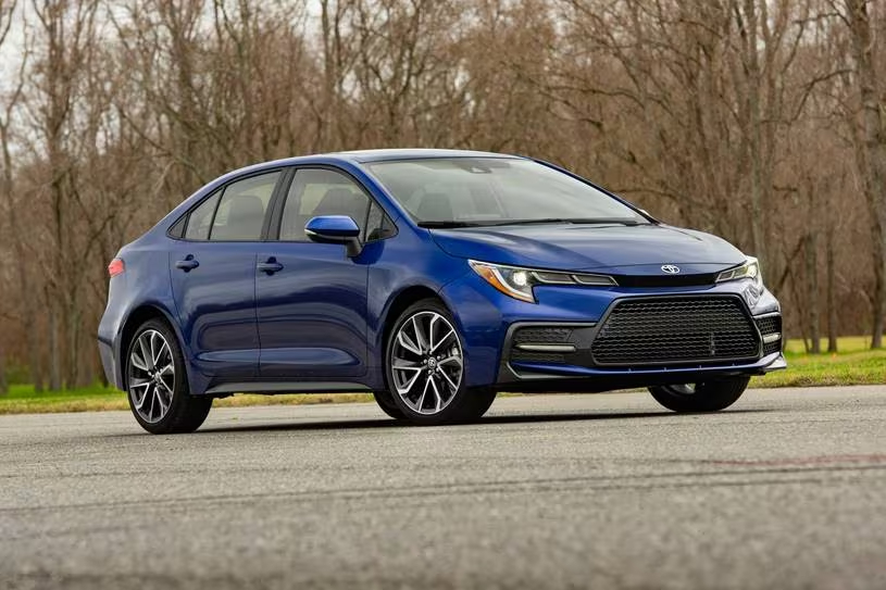 2020_toyota_corolla_sedan_se_fq_oem_1_815.jpeg