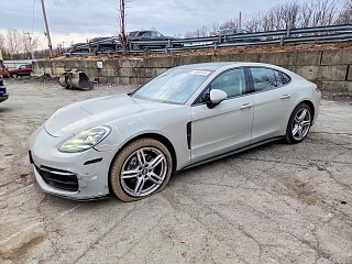 PORSCHE PANAMERA BASE 2021