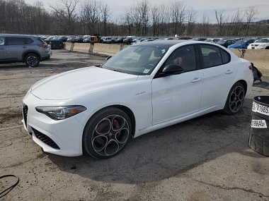 ALFA ROMEO GIULIA SUPER 2022