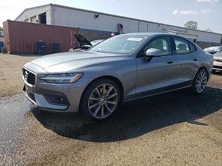 VOLVO S60 T6 MOMENTUM 2020