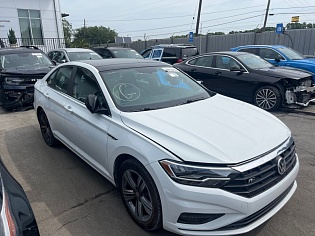 2021 Volkswagen Jetta передний привод