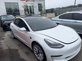 2021 Tesla Model 3 задний привод  Пробег - 30 005 миль