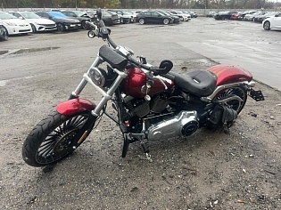 2017 Harley-Davidson FXSB, Breakout