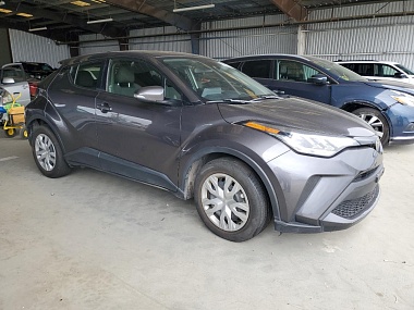 TOYOTA C-HR XLE 2021