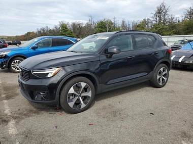 VOLVO XC40 PLUS 2023