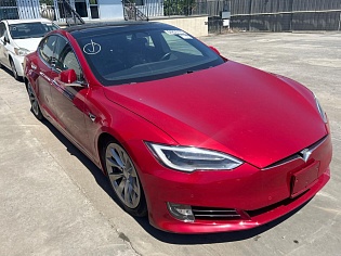 2017 Tesla model S 90D цена на аукционе - 8000 $ Пробег - 88 000 миль Полный привод