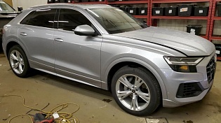2022 Audi Q8 3.0 Premium 3.0  литра  15.000 миль
