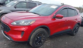 2020 Ford Escape  1.5  литра  62.000 миль Полный привод