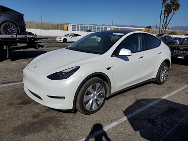 TESLA MODEL Y 2024
