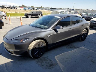 TESLA MODEL 3 2024
