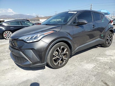 TOYOTA C-HR XLE 2021