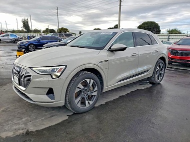 AUDI E-TRON PREMIUM 2022