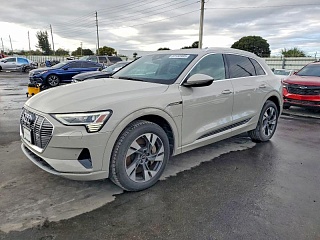 AUDI E-TRON PREMIUM 2022