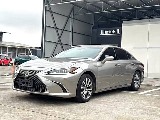 LEXUS ES 300H 2021