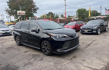 TOYOTA SIENNA LIMITED 2025